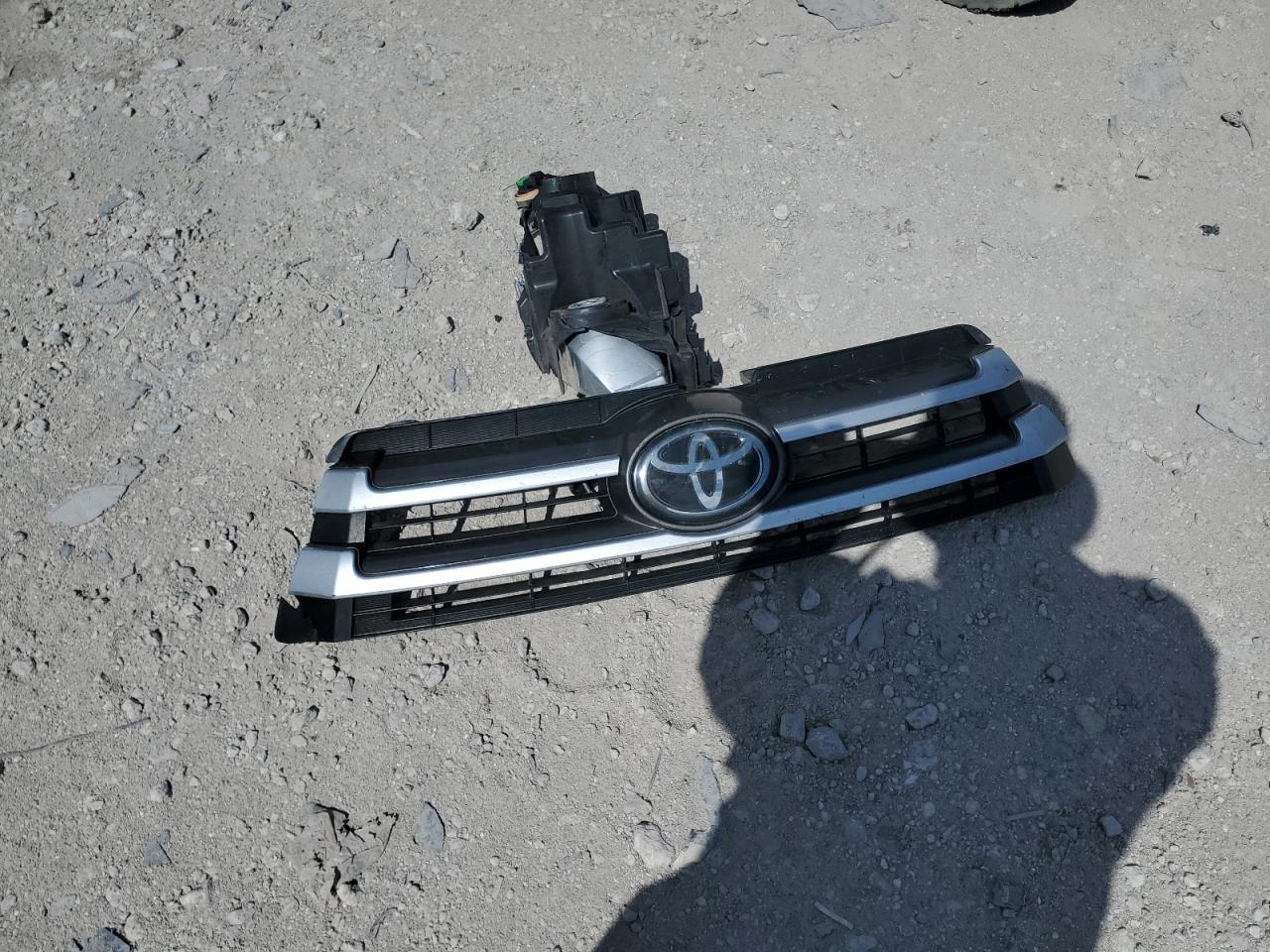 2019 Toyota Highlander Le VIN: 5TDZARFH0KS049723 Lot: 64584004