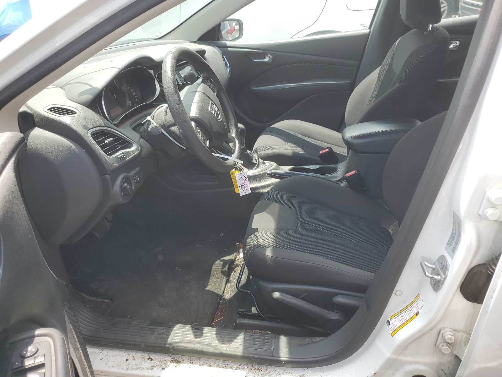 1C3CDFAA3FD300441 2015 Dodge Dart Se