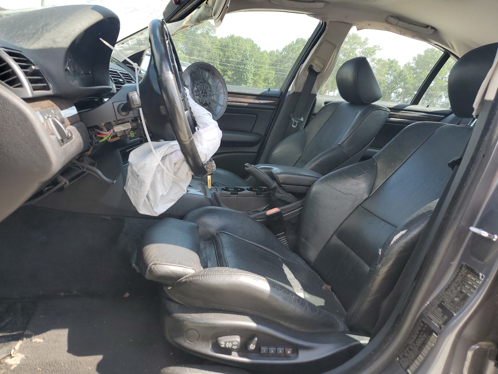 WBAEV33433KL79458 2003 BMW 325 I