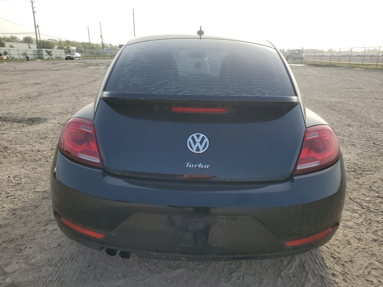 3VWFD7AT8JM716446 2018 Volkswagen Beetle S