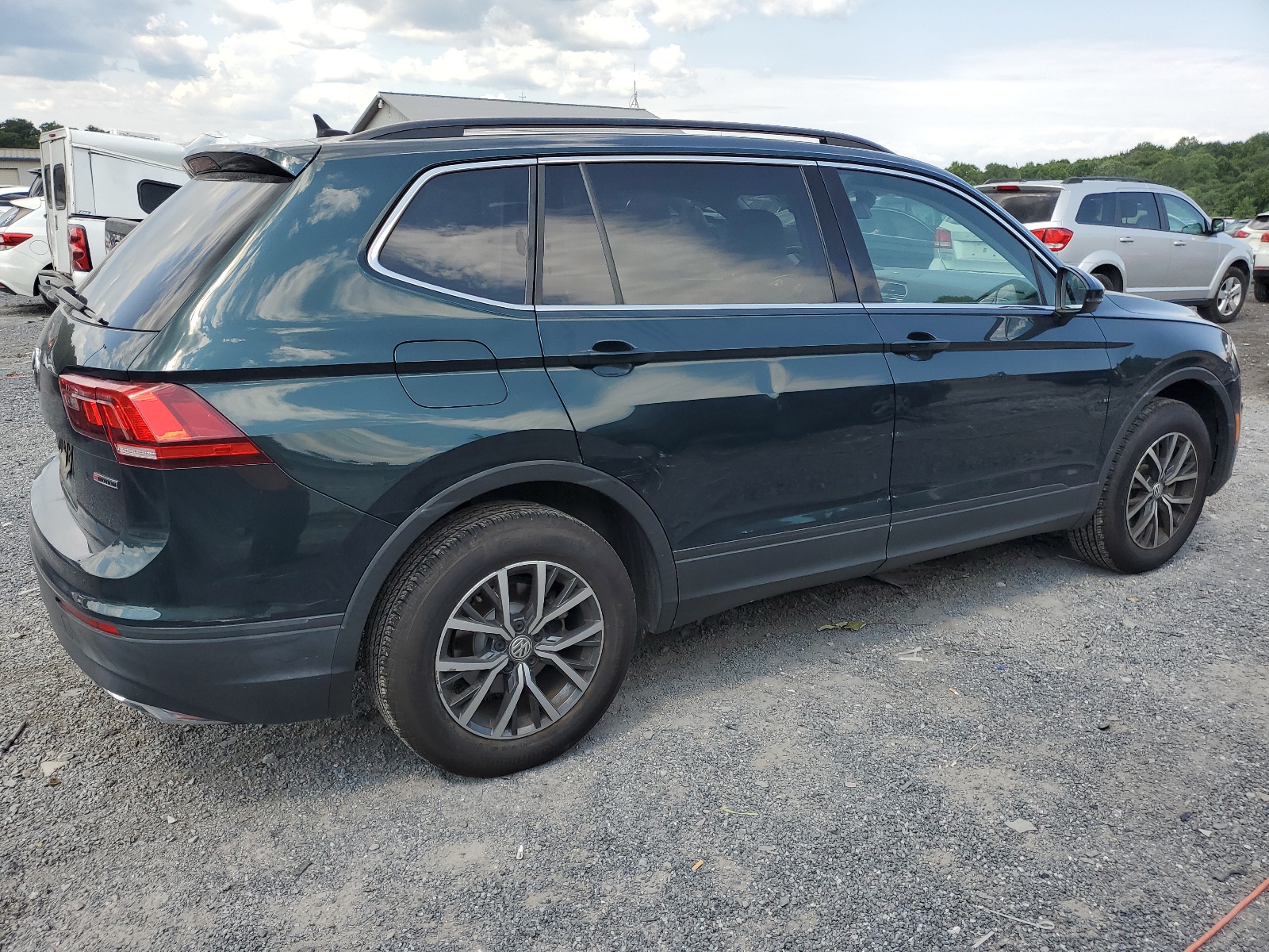 3VV2B7AX1KM019388 2019 Volkswagen Tiguan Se