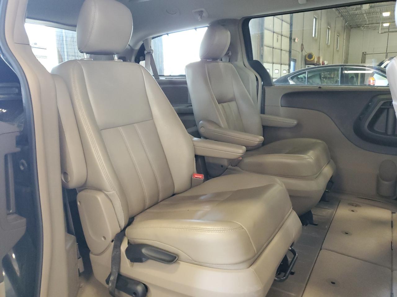 2015 Chrysler Town & Country Touring L VIN: 2C4RC1CG2FR539781 Lot: 63665674