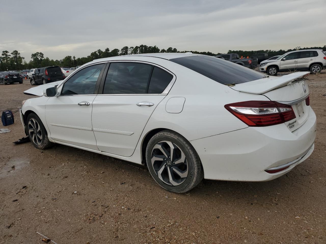 1HGCR2F81HA145549 2017 HONDA ACCORD - Image 2