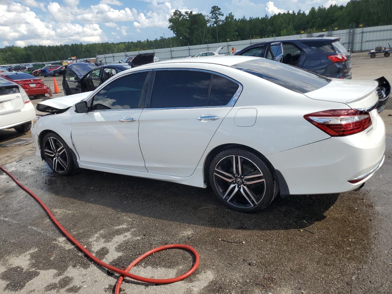 1HGCR2F5XHA262259 2017 HONDA ACCORD - Image 2