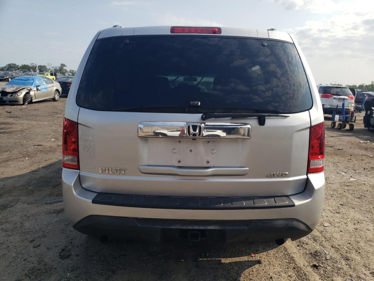 5FNYF4H28FB006931 2015 Honda Pilot Lx