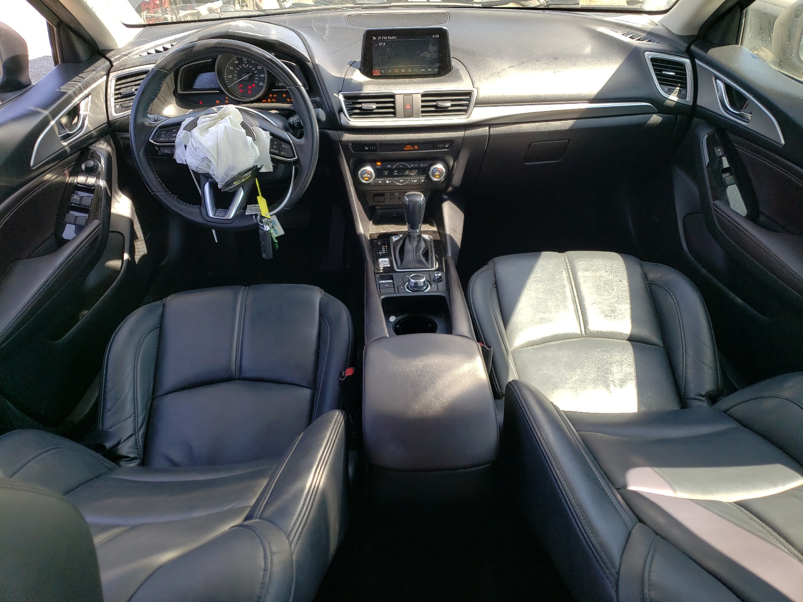 3MZBN1L33JM272026 2018 Mazda 3 Touring