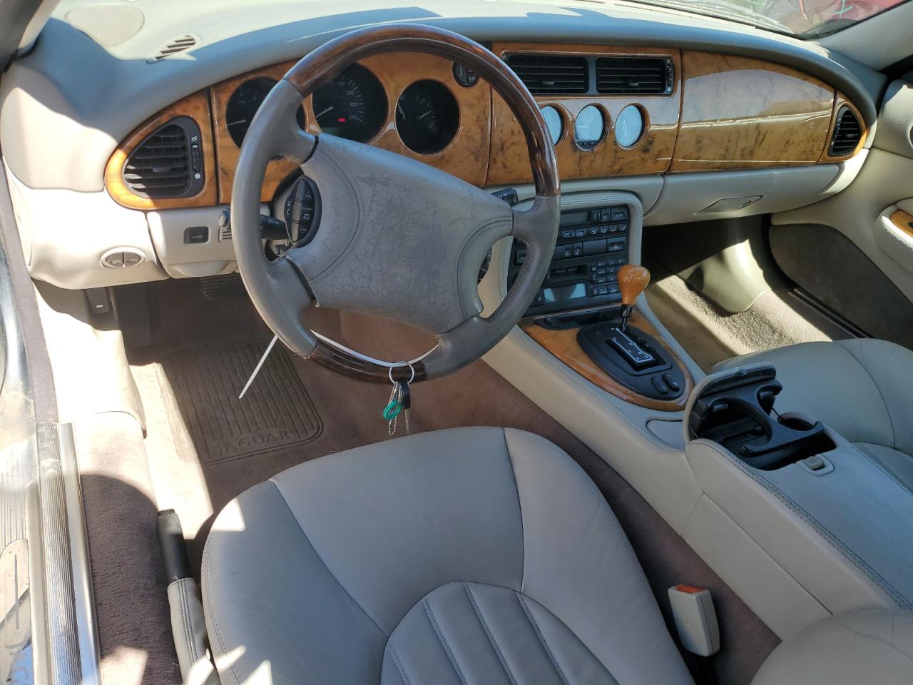 2000 Jaguar Xk8 VIN: SAJJA42C7YNA05814 Lot: 65280894