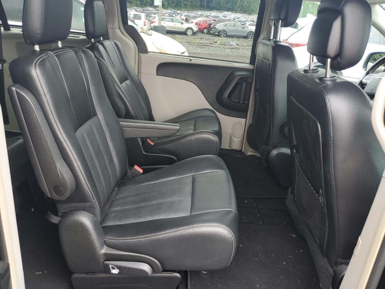 2015 Chrysler Town & Country Touring VIN: 2C4RC1BG2FR572829 Lot: 64498694