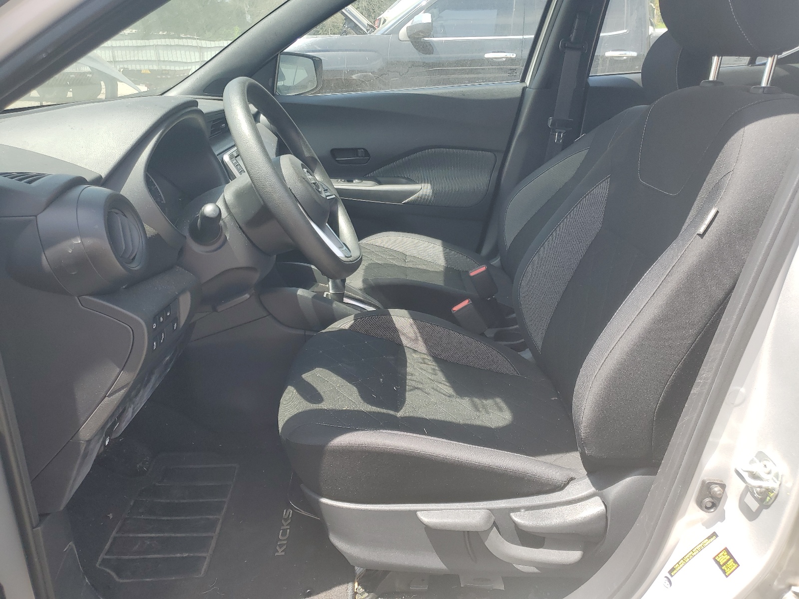 3N1CP5BV1LL524573 2020 Nissan Kicks S