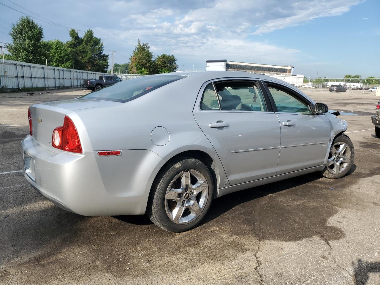 2009 Chevrolet Malibu - Image 3