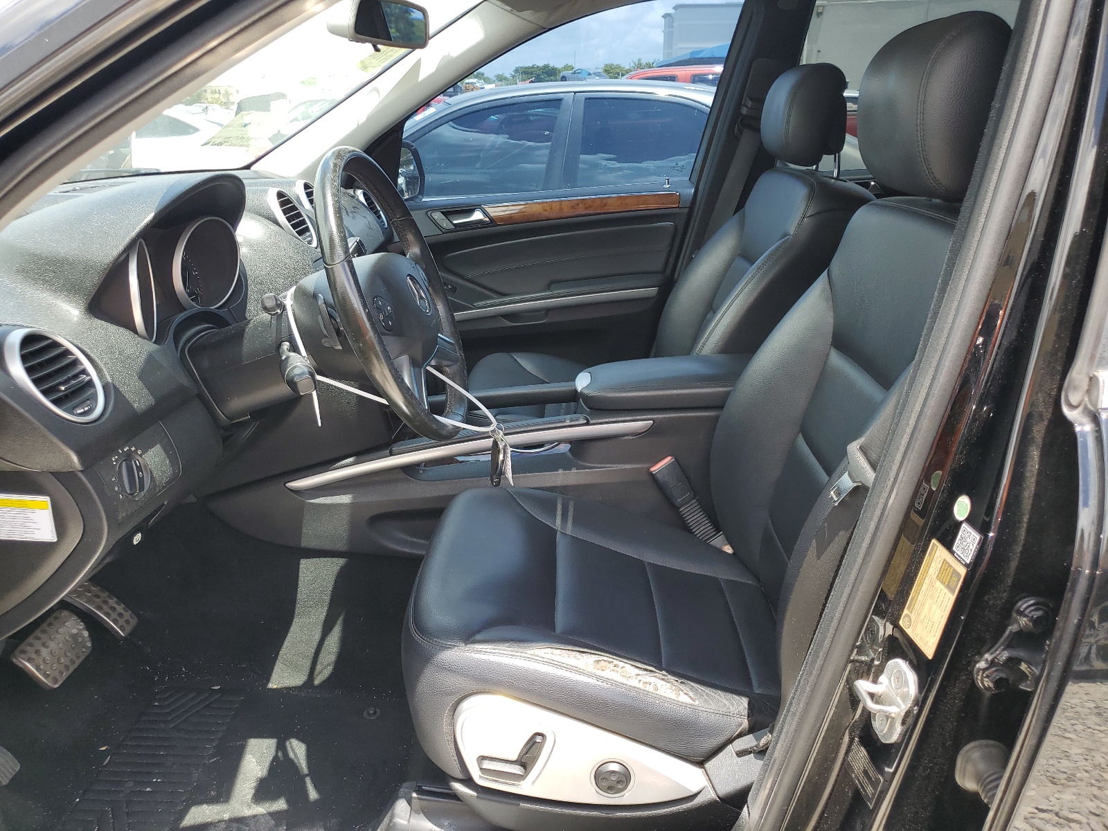 4JGBB7CB6AA610839 2010 Mercedes-Benz Ml 550 4Matic