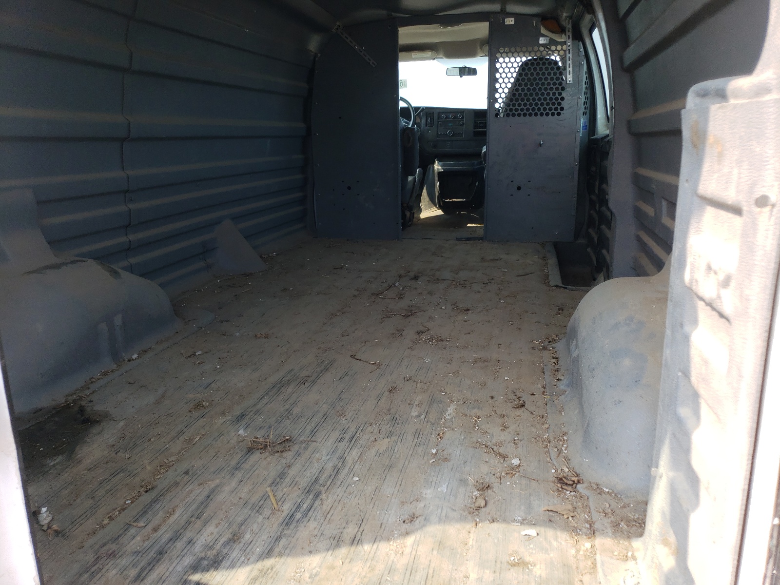 1GCGG29C581113385 2008 Chevrolet Express G2500