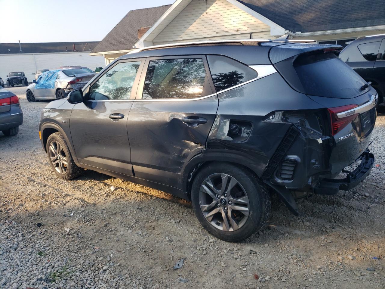 2021 Kia Seltos - Image 2