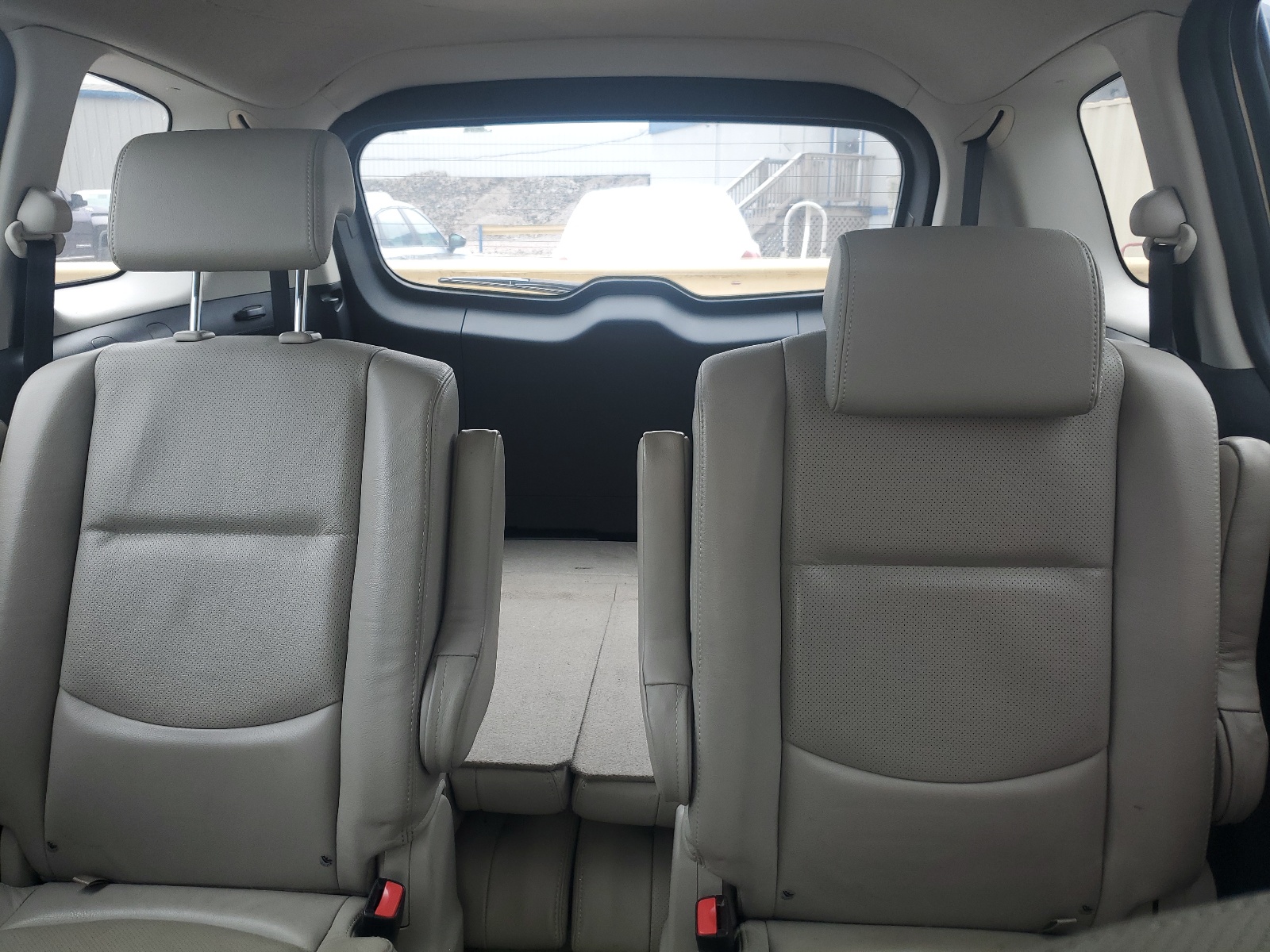 JM1CR293580308210 2008 Mazda 5