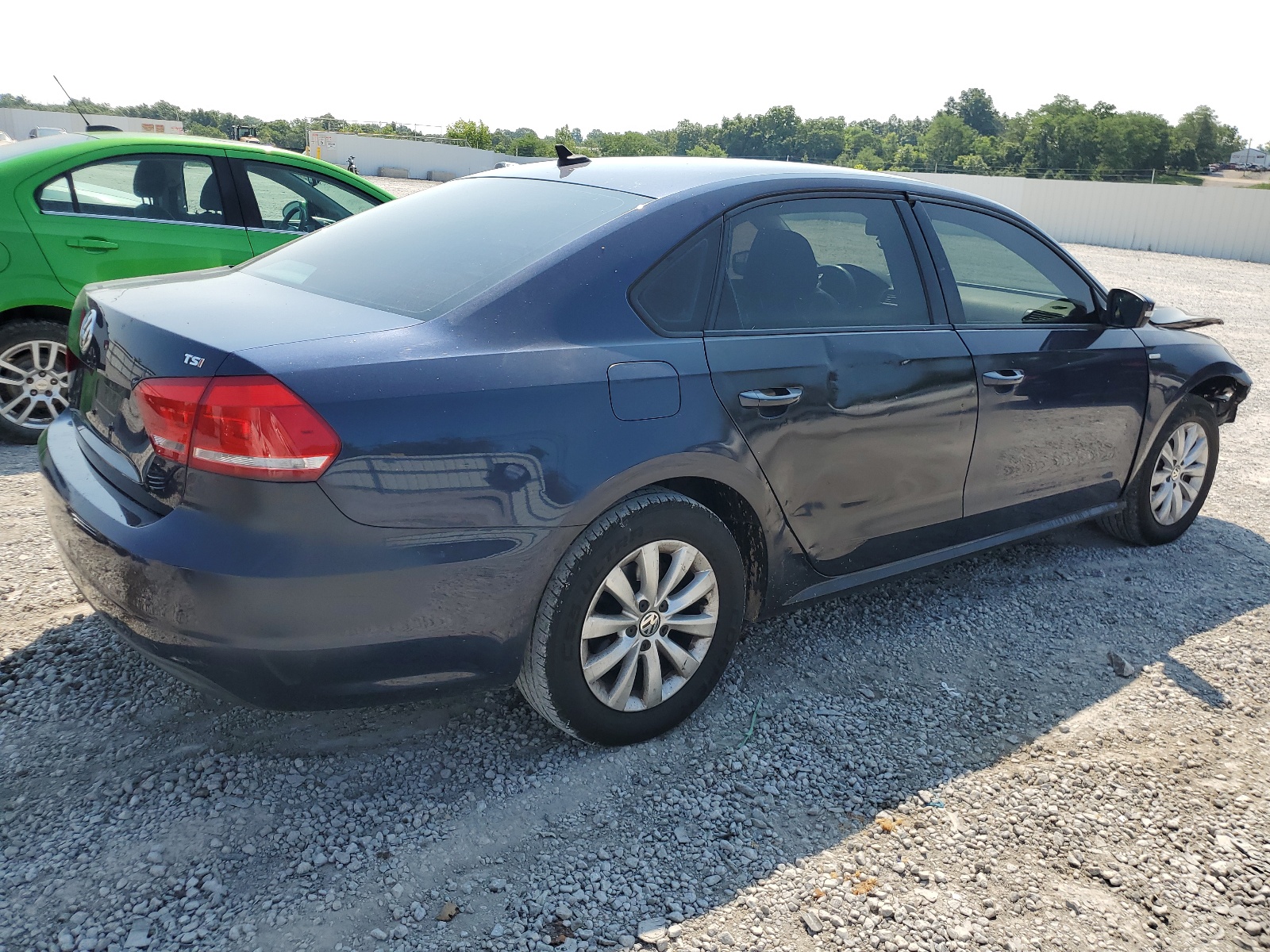 2014 Volkswagen Passat S vin: 1VWAT7A3XEC064255