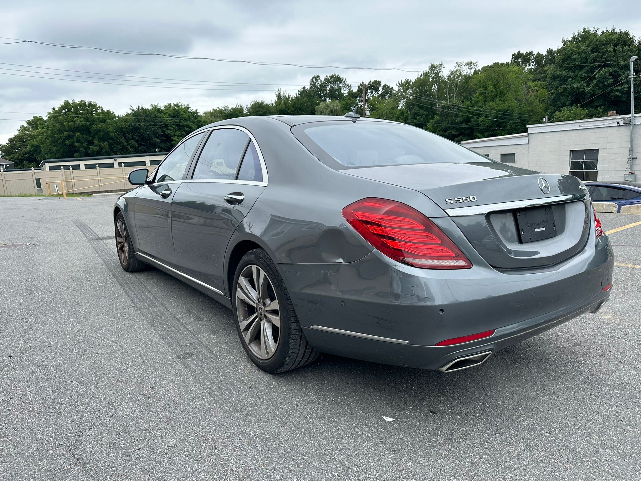 2017 Mercedes-Benz S 550 4Matic vin: WDDUG8FBXHA341258