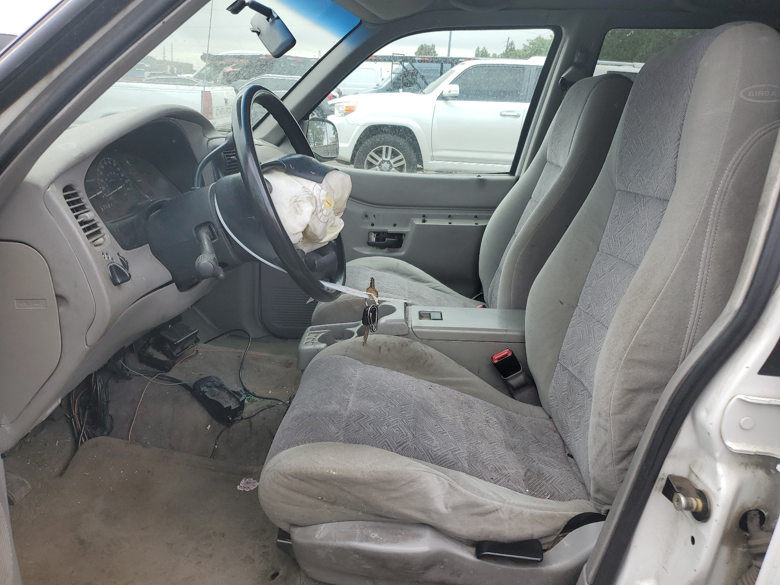 1FMDU34X6XUC88894 1999 Ford Explorer