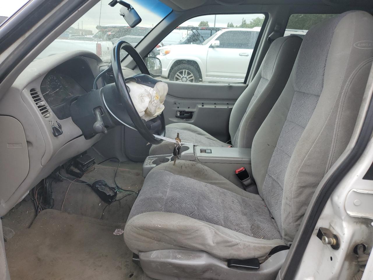 1999 Ford Explorer VIN: 1FMDU34X6XUC88894 Lot: 61591724