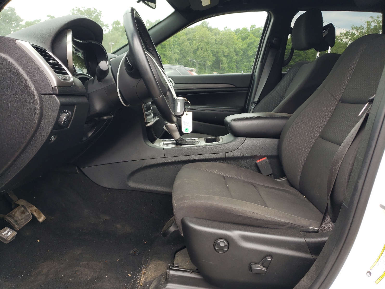 1C4RJFAG1KC791790 2019 Jeep Grand Cherokee Laredo