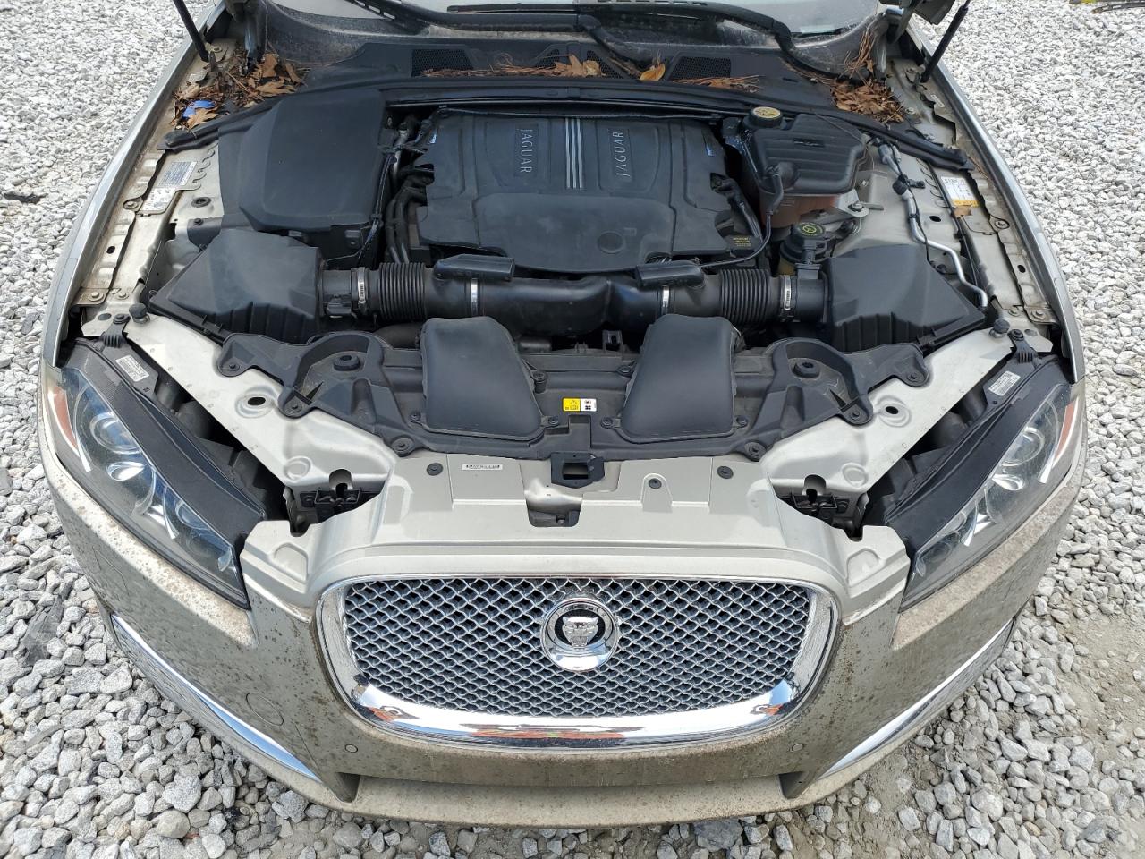 2013 Jaguar XF - Image 11