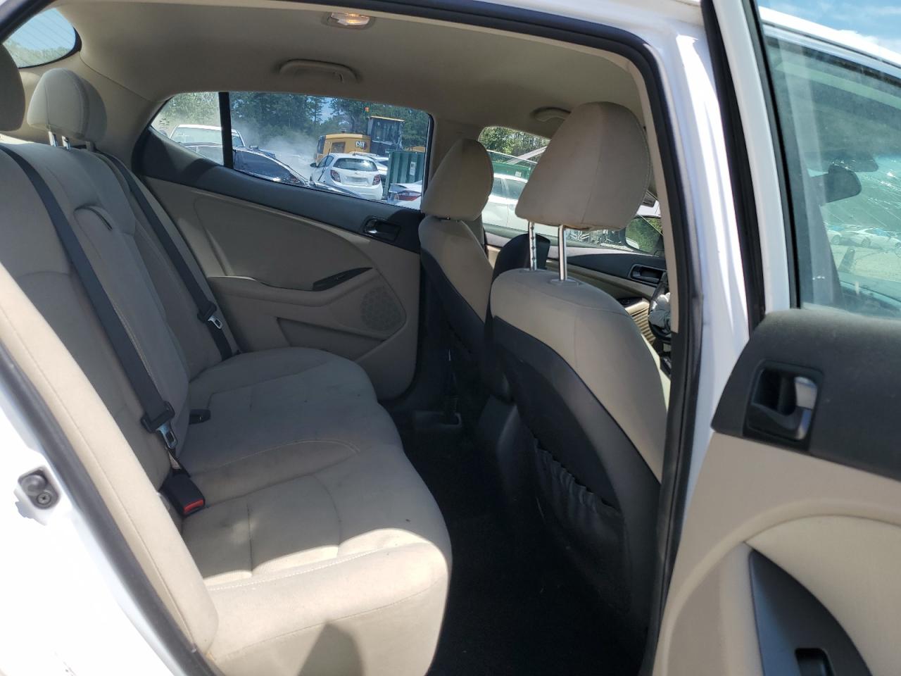 2014 Kia Optima Lx VIN: 5XXGM4A72EG263585 Lot: 62676034