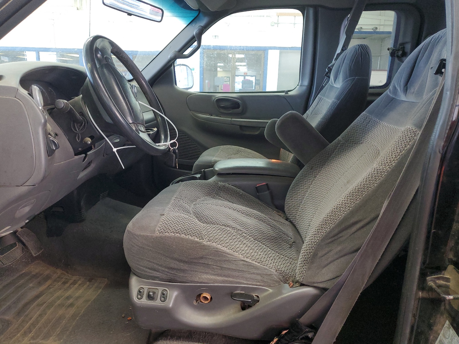 2FTRX08L5XCA18661 1999 Ford F150