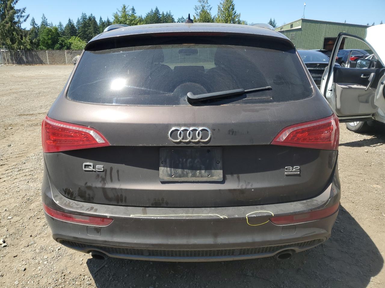 WA1DKAFP1BA045851 2011 Audi Q5 Premium Plus