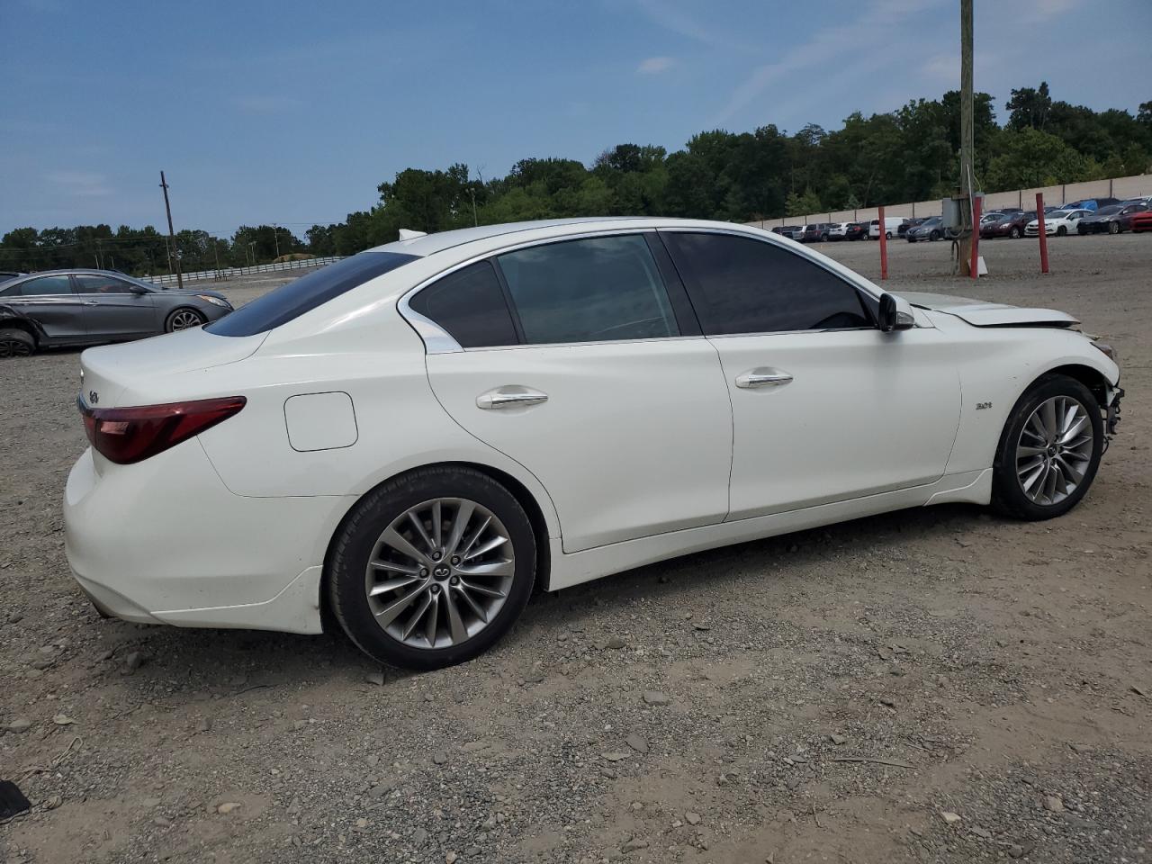 VIN JN1EV7APXJM363818 2018 INFINITI Q50 no.3