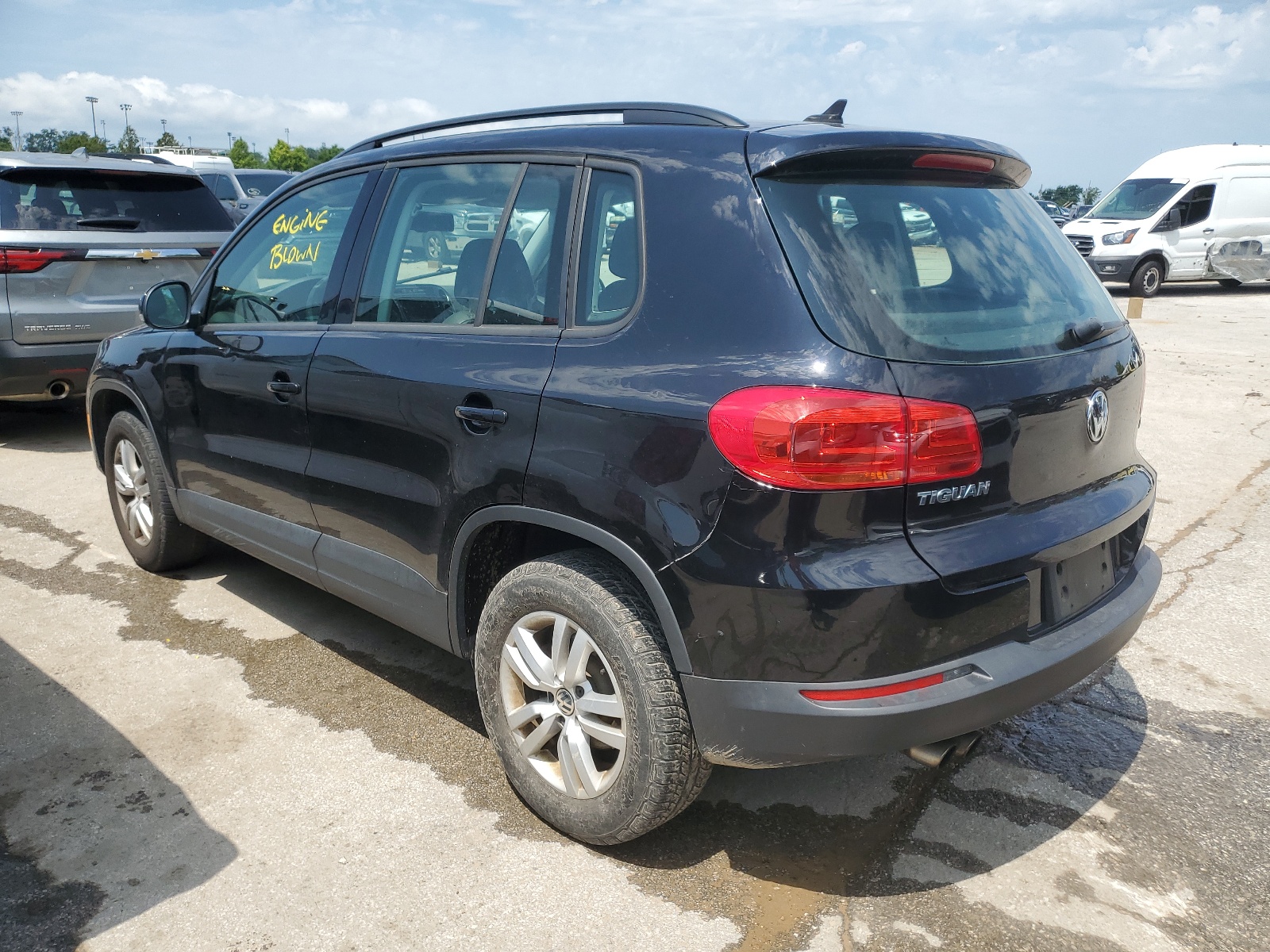 2017 Volkswagen Tiguan S vin: WVGAV7AX1HK033143