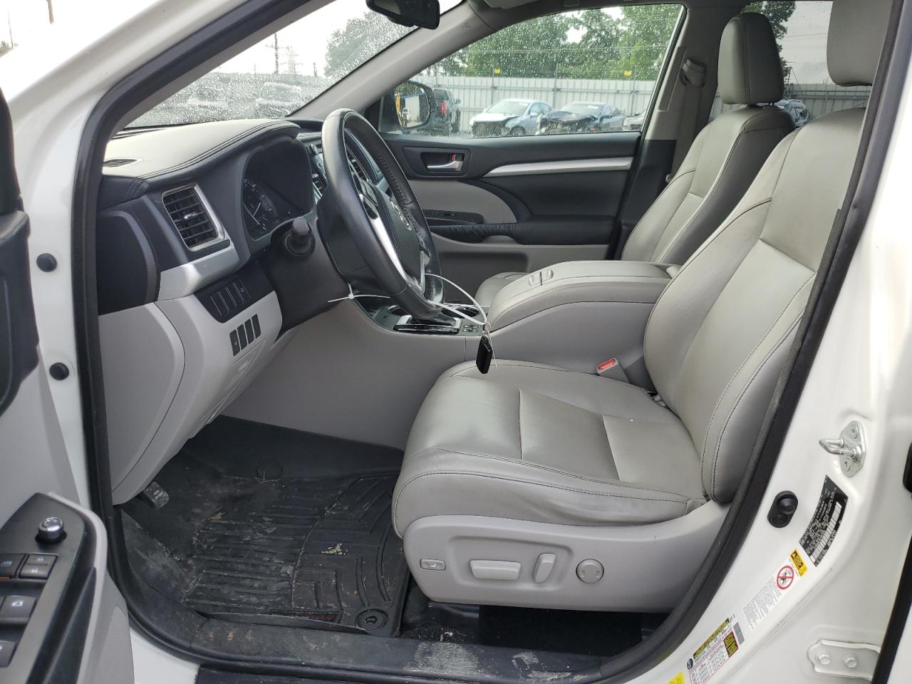 2015 Toyota Highlander Xle VIN: 5TDKKRFH3FS075205 Lot: 59833854