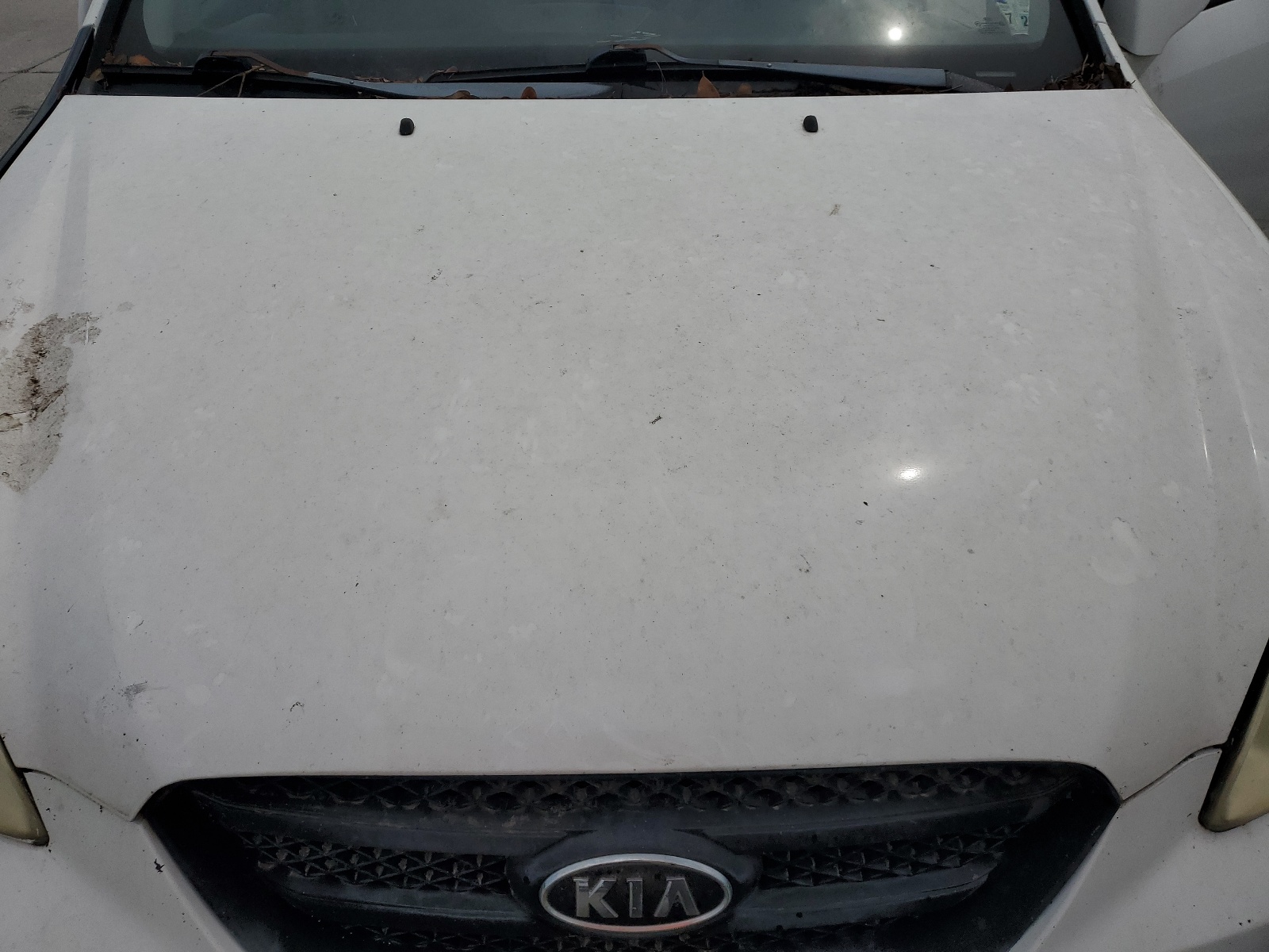 KNAFG526187132382 2008 Kia Rondo Lx