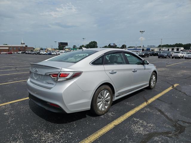 Седани HYUNDAI SONATA 2016 Сріблястий