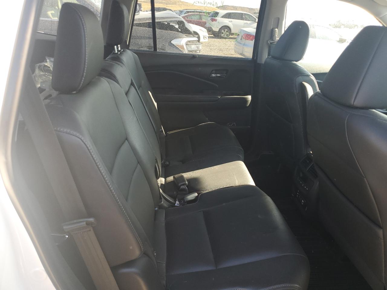 2018 Honda Pilot Touring VIN: 5FNYF6H9XJB011470 Lot: 63936964