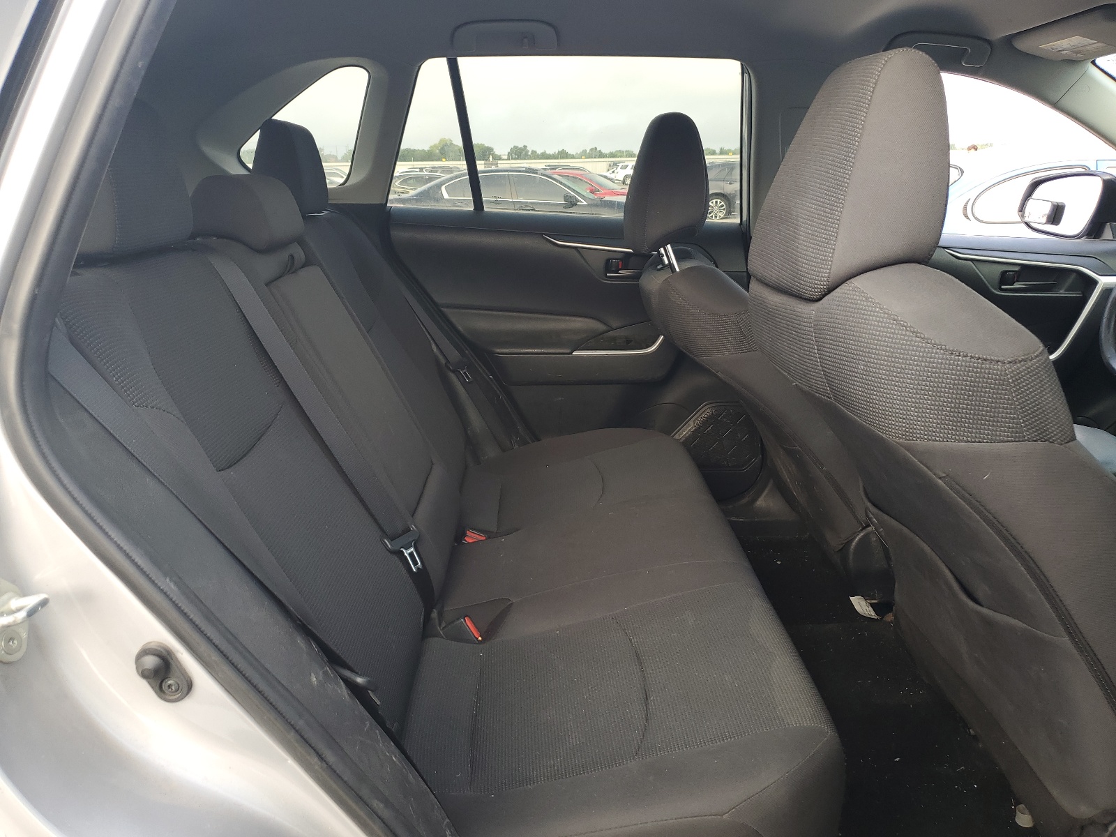 2T3H1RFV9LW079711 2020 Toyota Rav4 Le