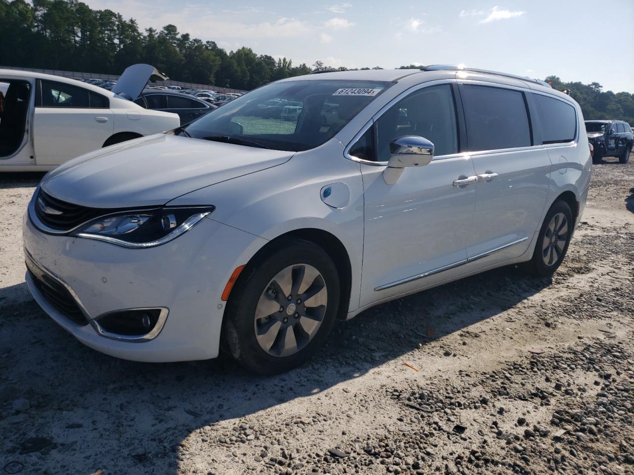 2C4RC1N76JR164404 2018 CHRYSLER PACIFICA - Image 1