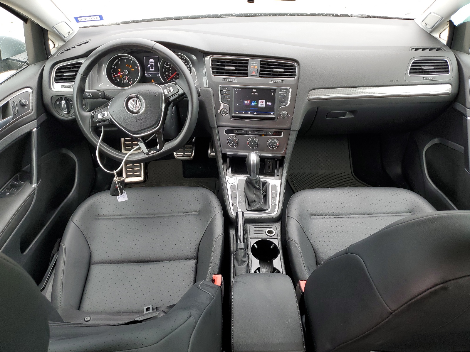 3VWH17AU9HM511772 2017 Volkswagen Golf Alltrack S