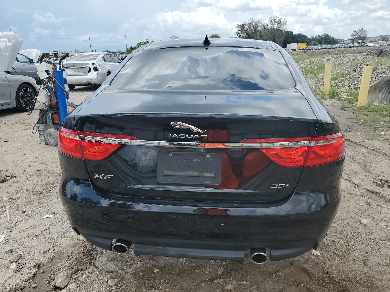 SAJBD4BV5HCY45502 2017 Jaguar Xf Premium