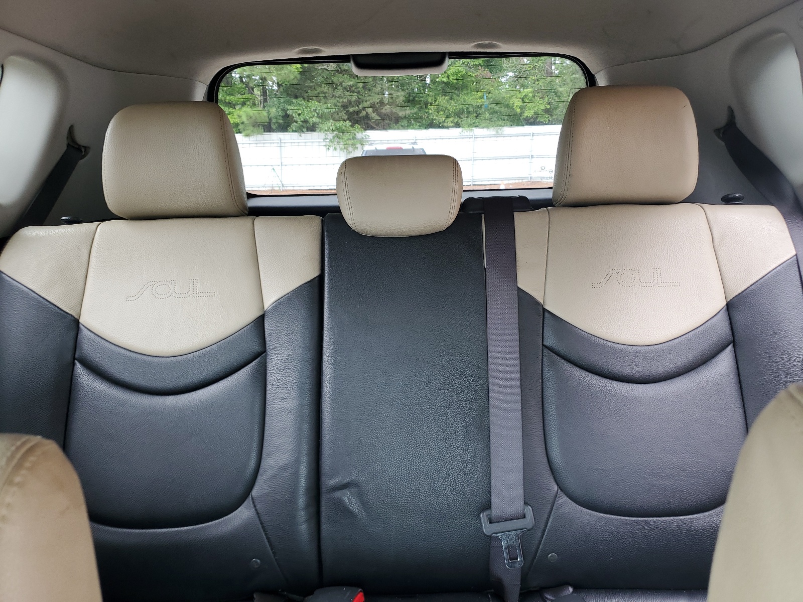 KNDJT2A21B7281095 2011 Kia Soul +