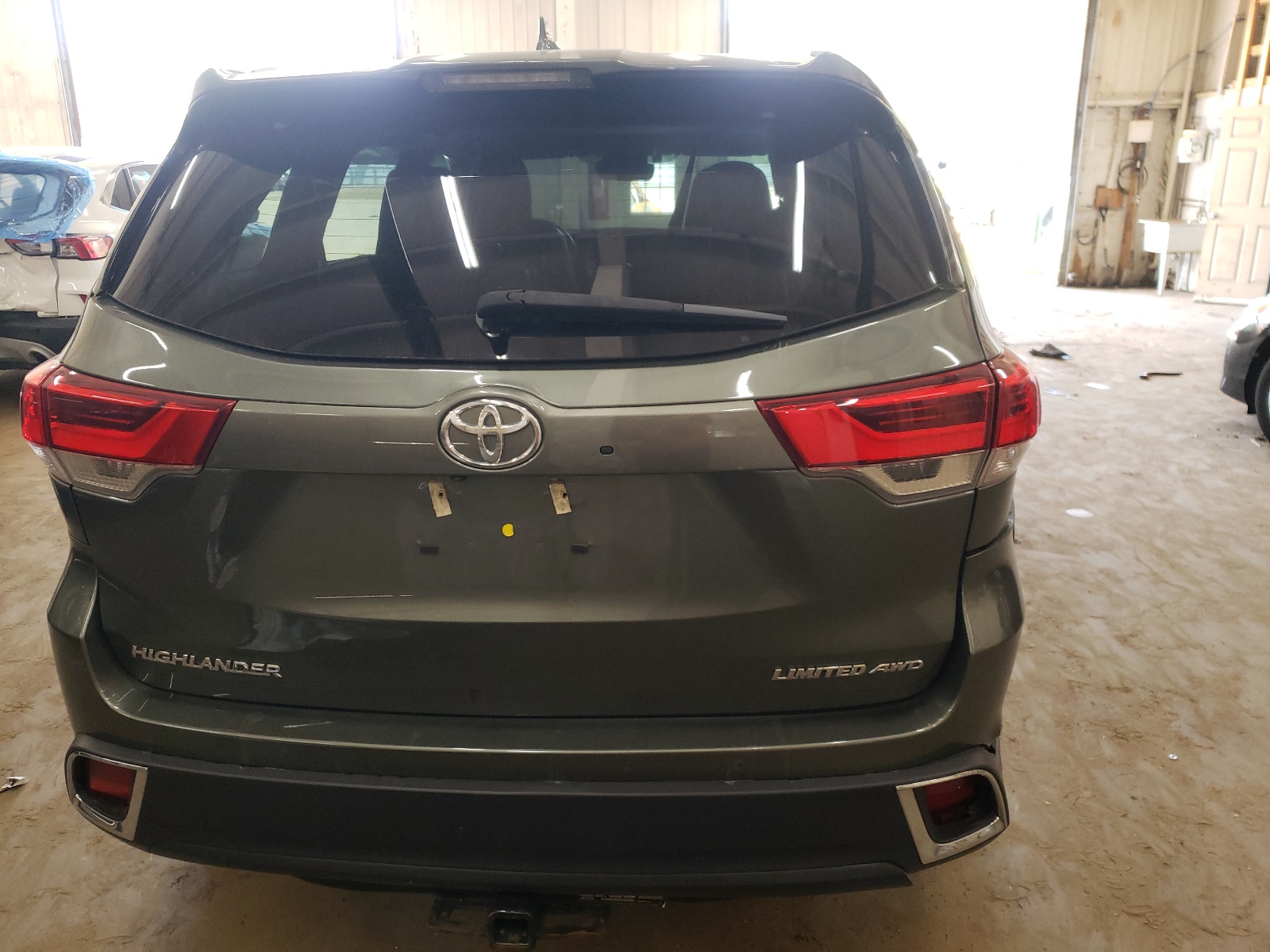 5TDDZRFH8KS712507 2019 Toyota Highlander Limited
