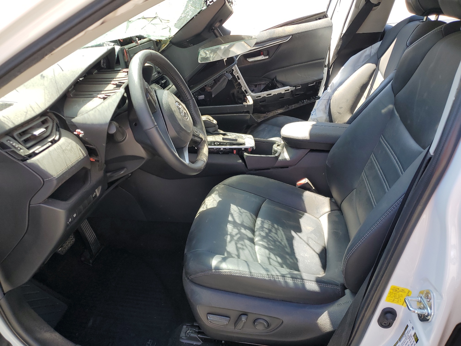 2T3C1RFV5NW228659 2022 Toyota Rav4 Xle Premium