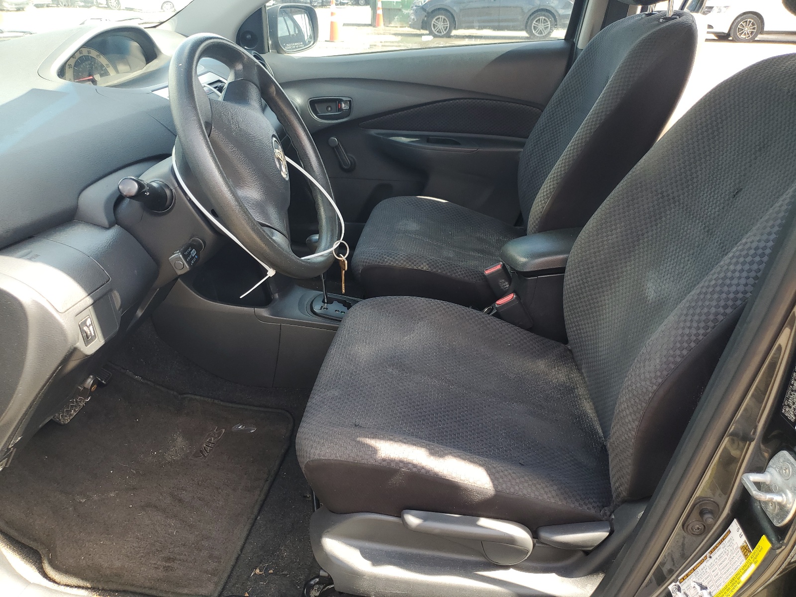 JTDBT923281289755 2008 Toyota Yaris