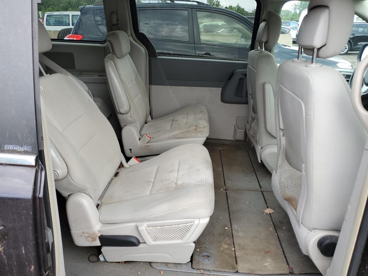 2010 Chrysler Town & Country Touring VIN: 2A4RR5D19AR270942 Lot: 65290764