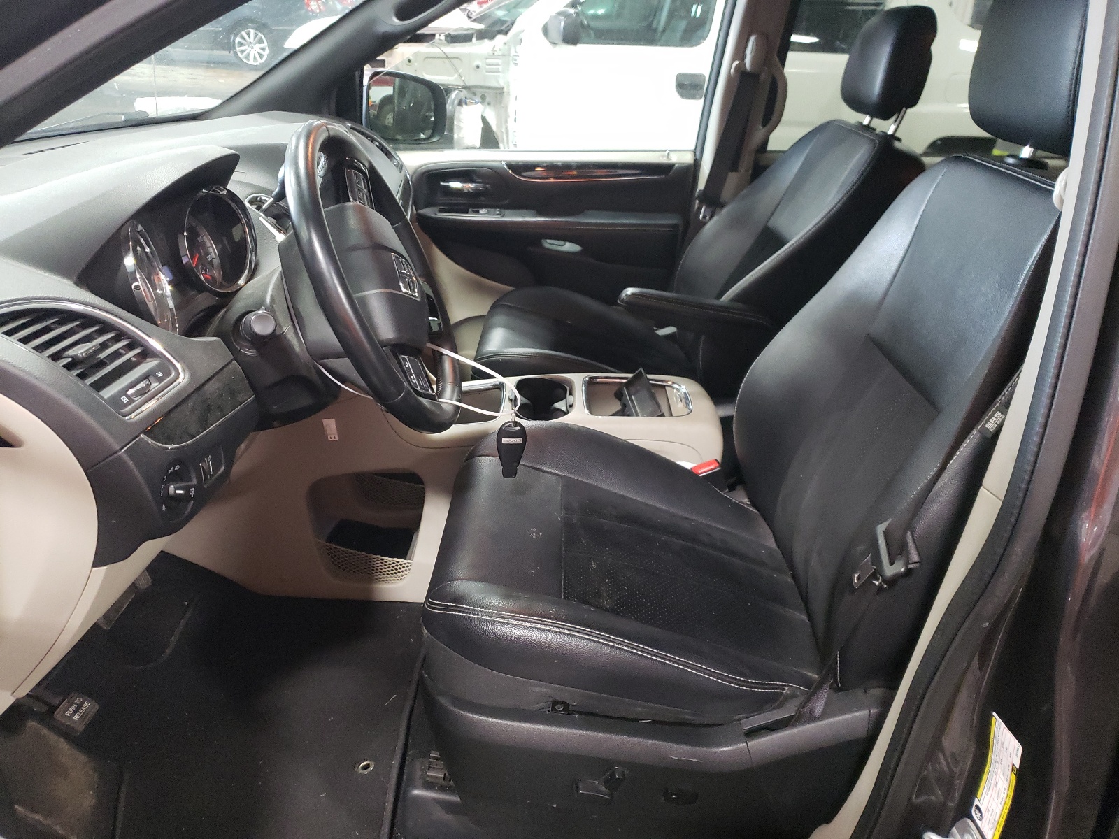 2C4RDGCG5JR300413 2018 Dodge Grand Caravan Sxt