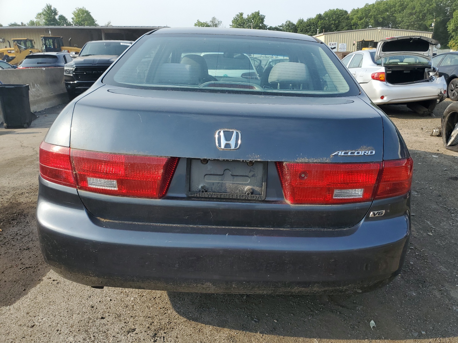 1HGCM66365A052211 2005 Honda Accord Lx