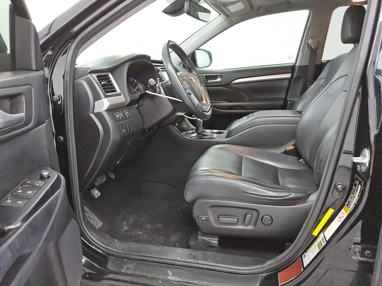 2017 Toyota Highlander Se VIN: 5TDKZRFH4HS513261 Lot: 64233094