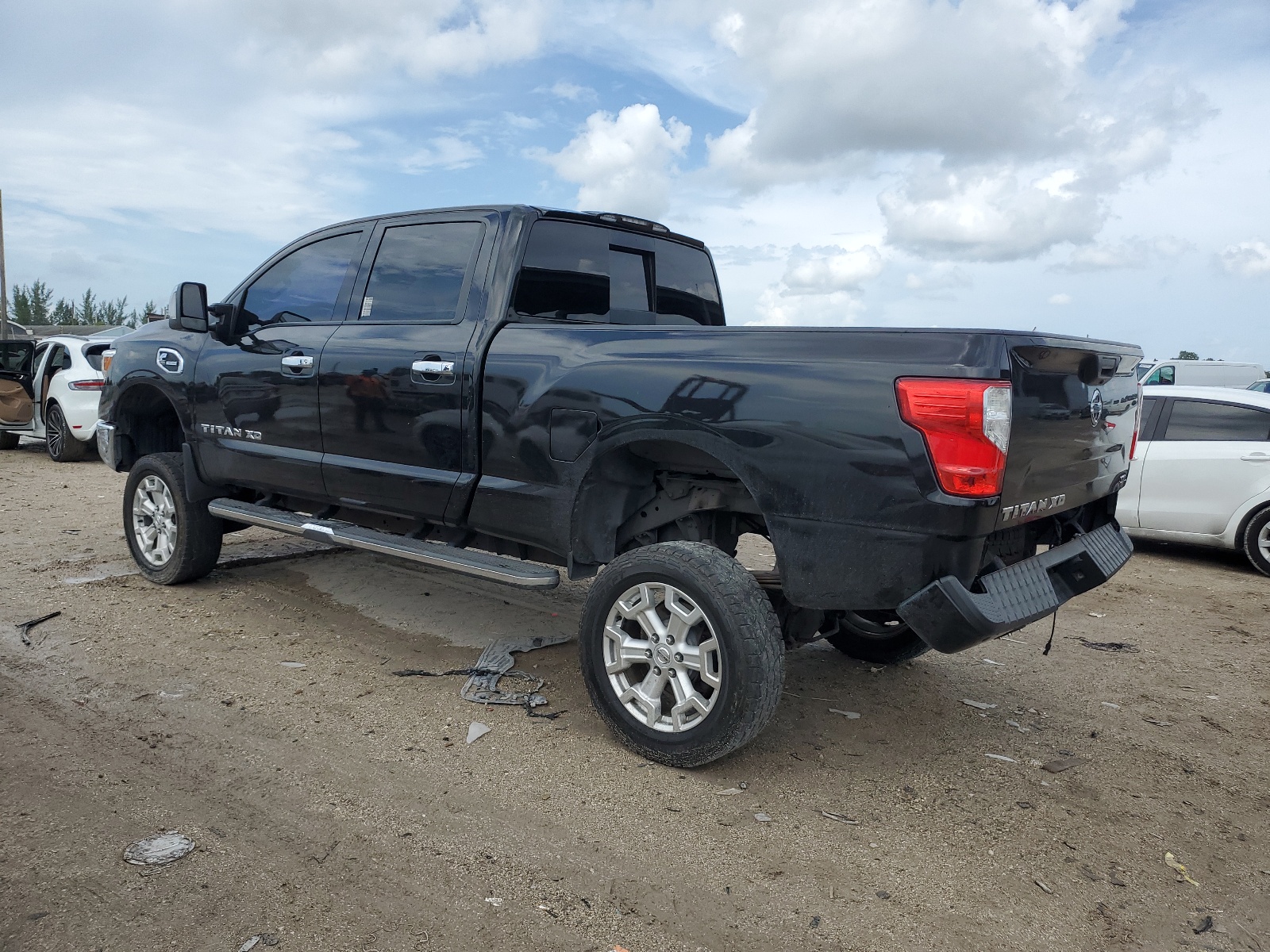 1N6BA1F22GN511644 2016 Nissan Titan Xd Sl