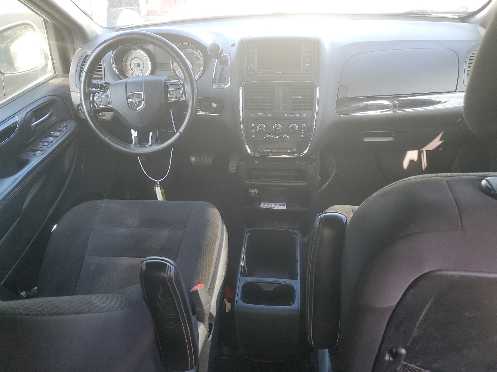 2C4RDGBG7JR215364 2018 Dodge Grand Caravan Se