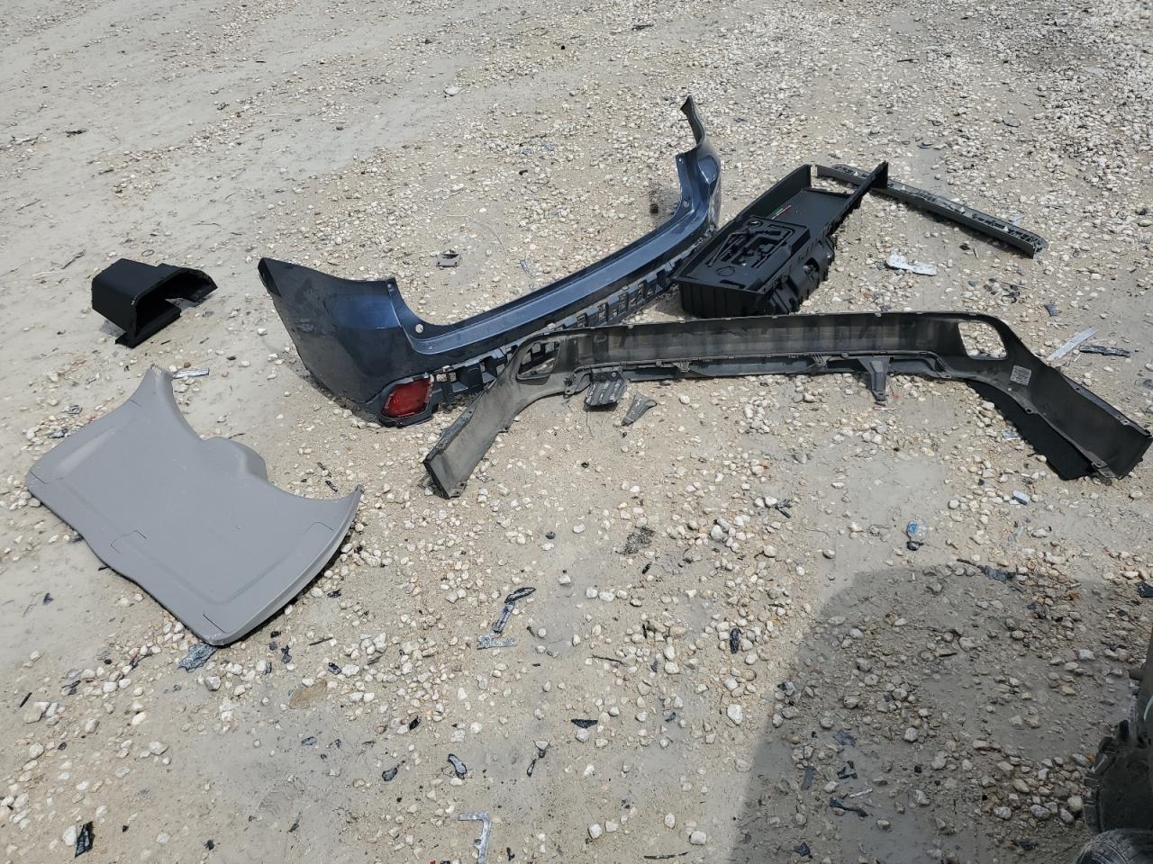 2014 Toyota Highlander Xle VIN: 5TDKKRFH3ES017397 Lot: 64411354