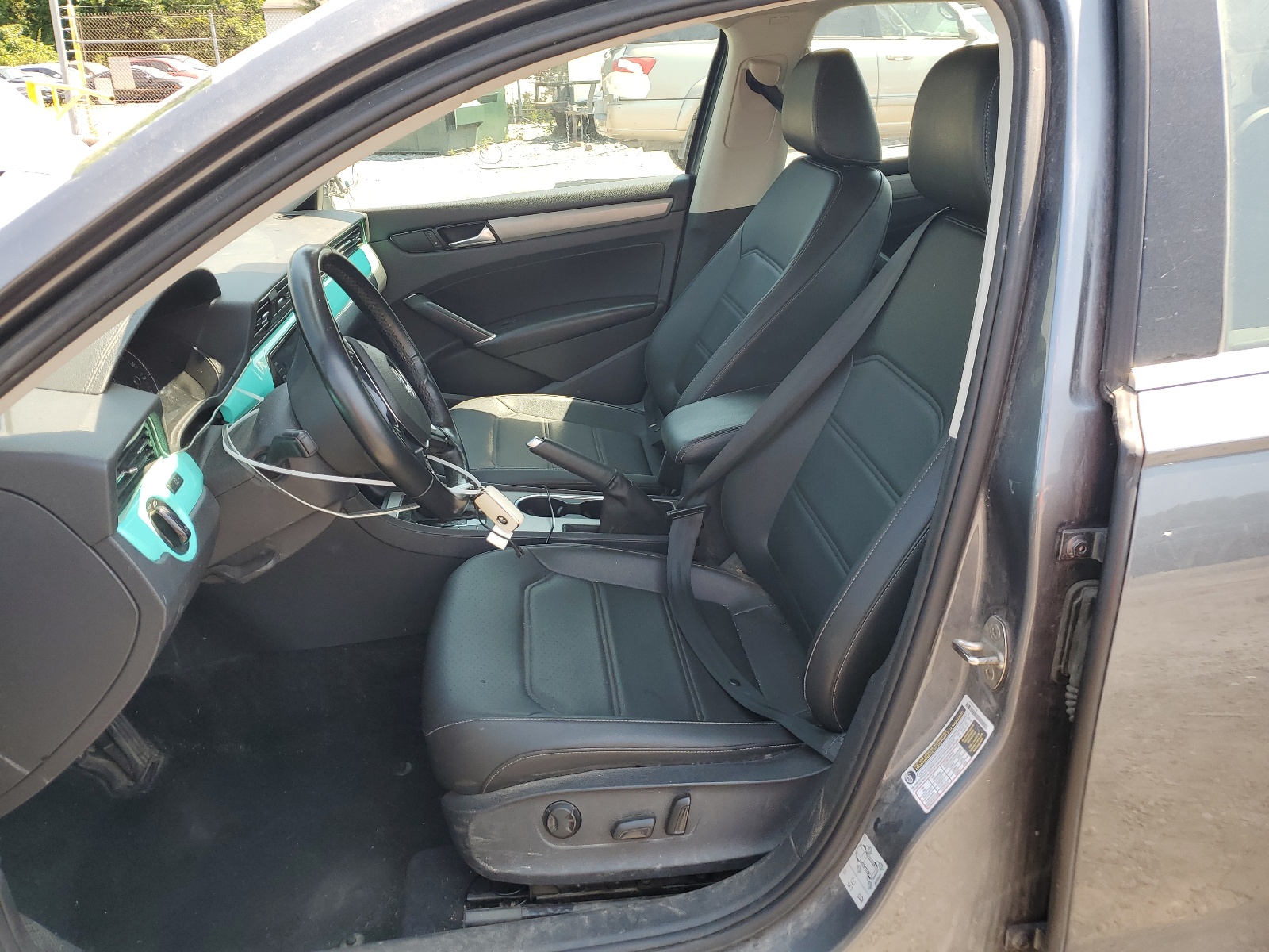 1VWSA7A3XLC008226 2020 Volkswagen Passat Se