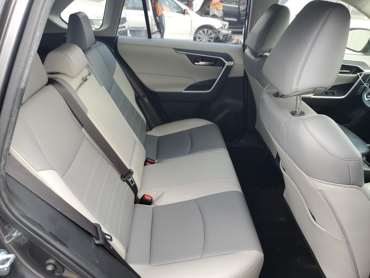 2019 Toyota Rav4 Xle Premium VIN: JTMC1RFV1KD512539 Lot: 63690044